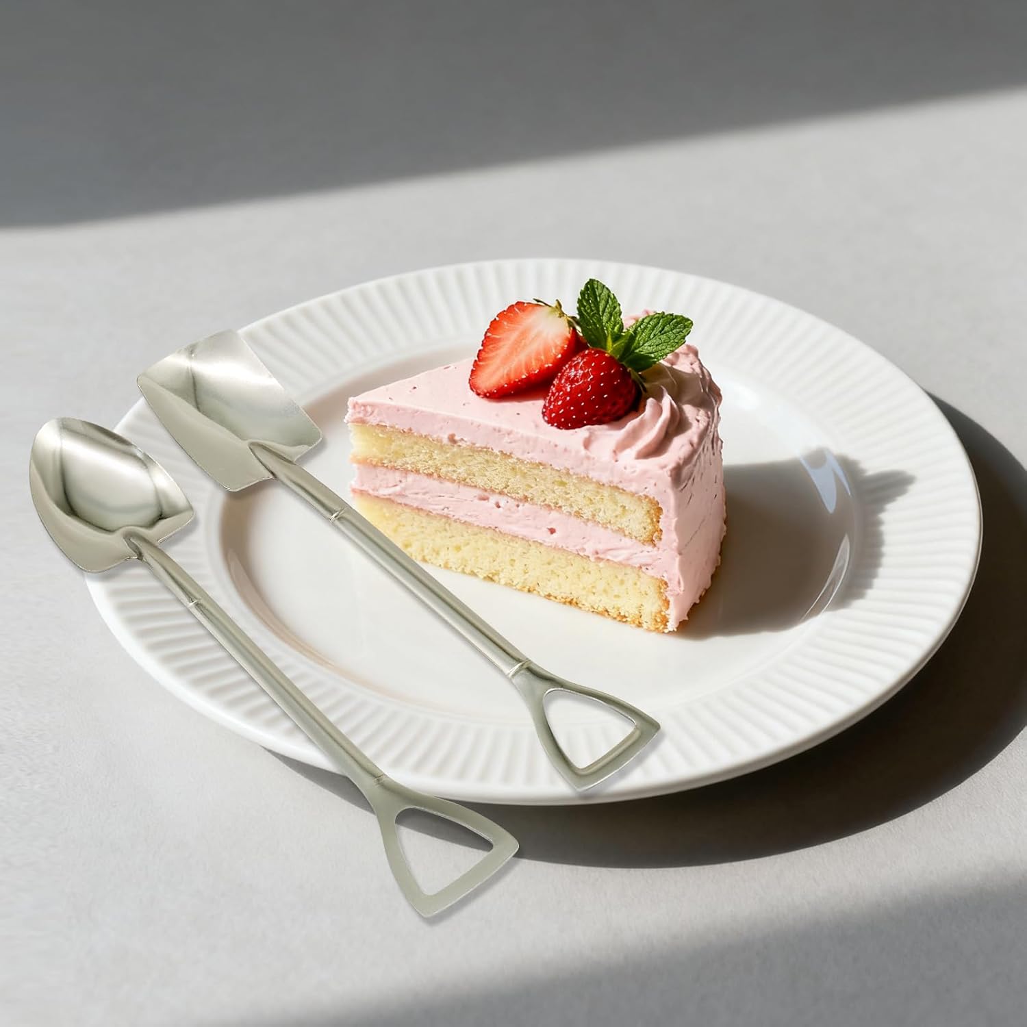 4 Pack Dessert Spoon Set, 5.9 Inch Stainless Steel Coffee Spoons, Perfect for Tea Appetizer Party Supplies/Home and Party(Silver)