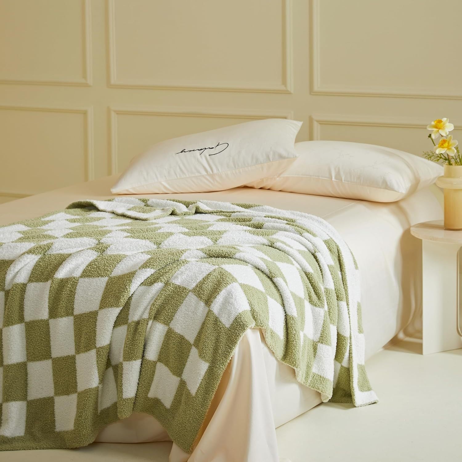 Green and White Premium Knitted Checkerboard Throw Blanket(130 x 150 CM) - Soft Half-Velvet Fleece Nap Blanket, Couch Throw & Office Decorative Wrap